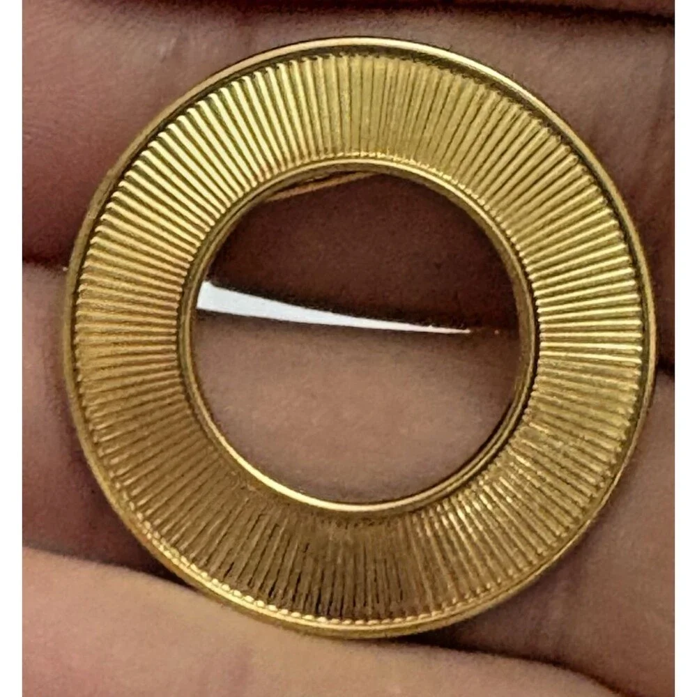 Vintage Gold Tone Textured Circle Brooch 1.25 Inch Scarf Pin